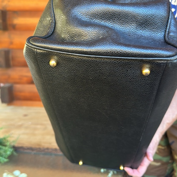 CHANEL CAVIAR SUPERMODEL. EXCELLENT USED CONDITION. - Picture 4 of 9